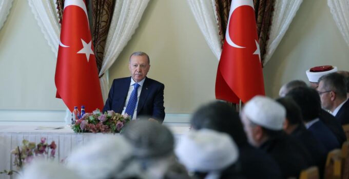 Erdoğan, Dünya Müslüman Alimler Birliği heyetini kabul etti